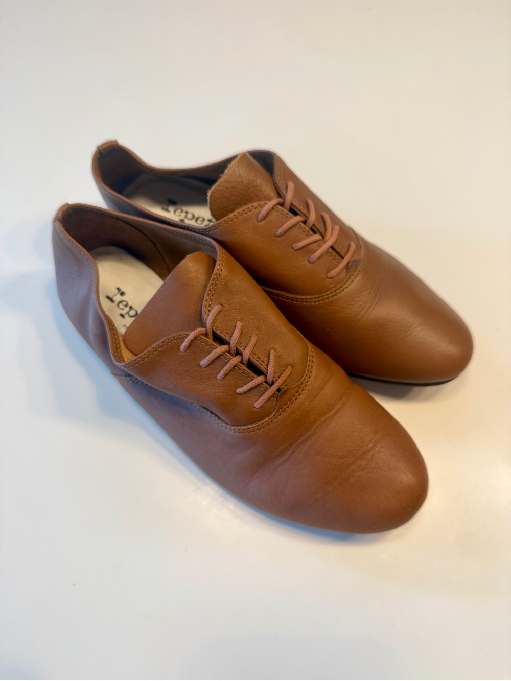 Repetto Zizi Oxford flats. Size 38 in cognac leather.